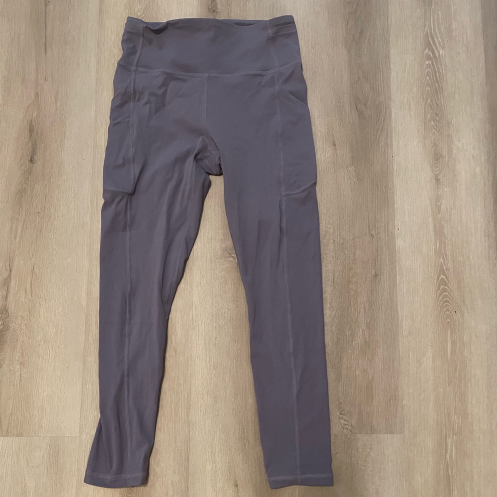 High-Waist Leggings with Side Pockets in lavender
